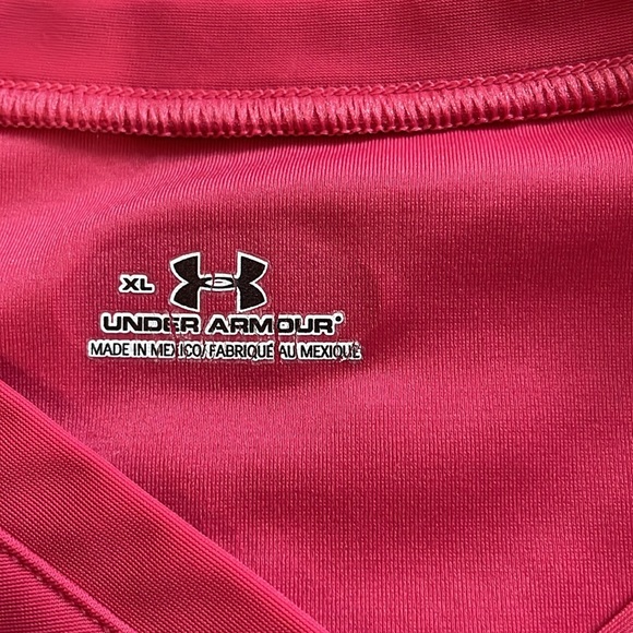 Athletic Bundle! 4 leggings and 1 Under Armour Dri-fit like shirt. Size small - Picture 11 of 12